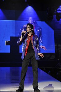 mj_this_is_it_04.jpg