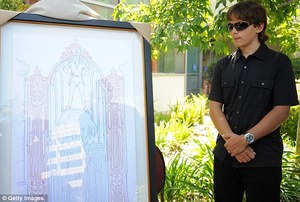 Michael.Jacksons.Kids.Unveil.His.Art.work_Childrens.Hospital.LosAngeles_8Aug2011_04.jpg