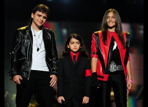 mj-4ever-8oct2011-33.jpg