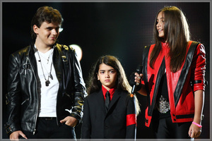mj-4ever-8oct2011-36.jpg