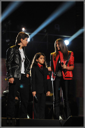mj-4ever-8oct2011-38.jpg