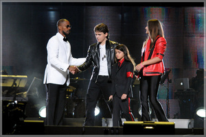 mj-4ever-8oct2011-40.jpg