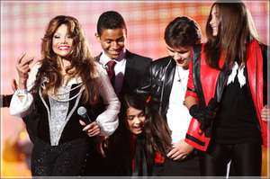 mj-4ever-8oct2011-41.jpg