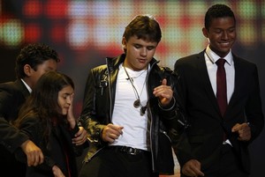 mj-4ever-8oct2011-48.jpg