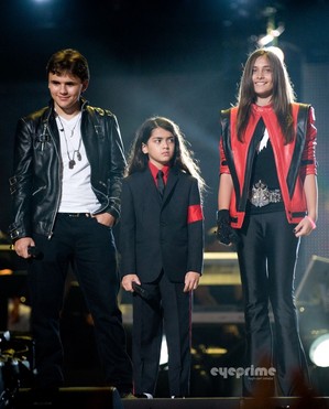 mj-4ever-8oct2011-57.jpg
