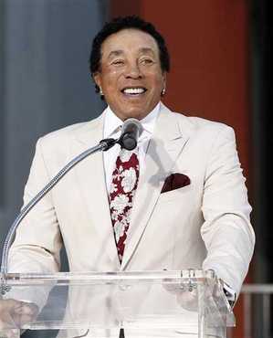 Graumans-52-26Jan2012-Smokey-Robinson.jpg