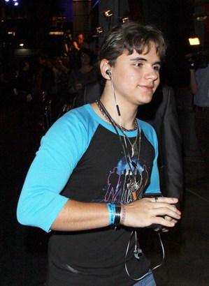 immortal-world-tour-MJKids-13-27Jan12.jpg