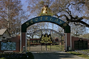 neverland-ranch-gate-1.jpg
