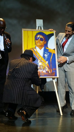 MJ-inducted-RnB-Hall-of-Fame-1.jpg