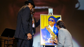 MJ-inducted-RnB-Hall-of-Fame-3.jpg