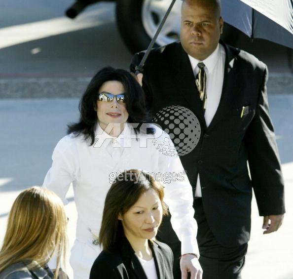 MJ_court10_310105.jpg