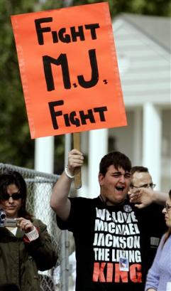 court27_fans04_290305.jpg
