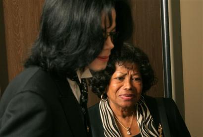 court35_mj22_120405.jpg
